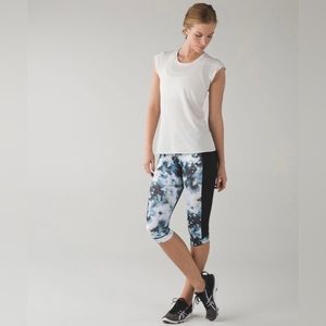 Lululemon Stop At Nothing Crop Black / Mini Blooming Pixie Aquamarine Multi 4